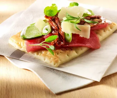 Plokščia duonelė su grūdais